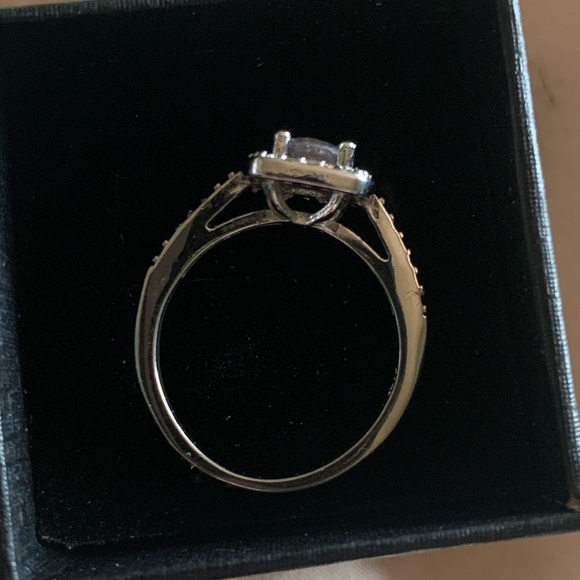 Size 7 halo Diamond ring - Picture 5 of 5